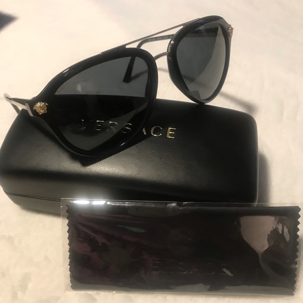 Versace WOMANS BLACK 🖤GOLD SHADES